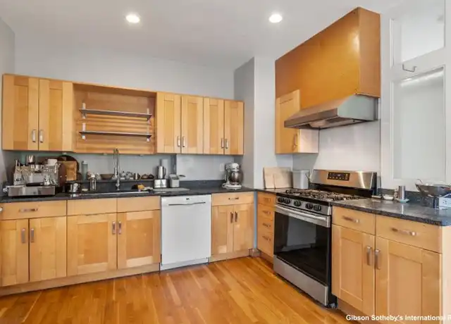 Property at 20 Glenwood Ave, Cambridge, MA, 02139, 3 beds, 2 baths, [object Object]