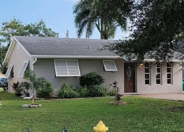 Property at 831 106th Ave N, Naples, FL, 34108, 2 beds, 1.5 baths, [object Object]