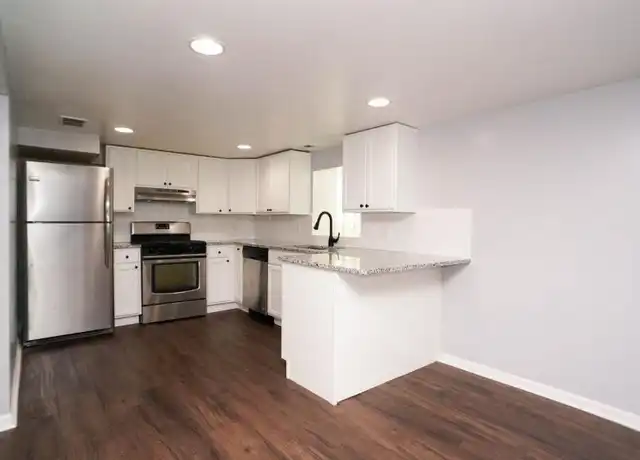 Property at 4123 W Wellington Ave, Chicago, IL, 60641, 2 beds, 1 bath, [object Object]