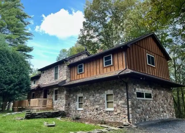 Property at 130 Donaldson Rd, Cresco, PA, 18326, 4 beds, 2.5 baths, [object Object]