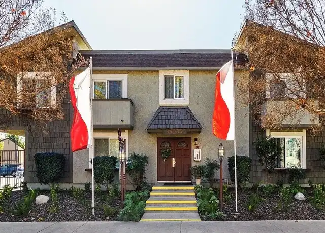 Property at The Newporter - 18632 Collins St, Tarzana, CA, 91356, 1 bed, 1 bath, [object Object]