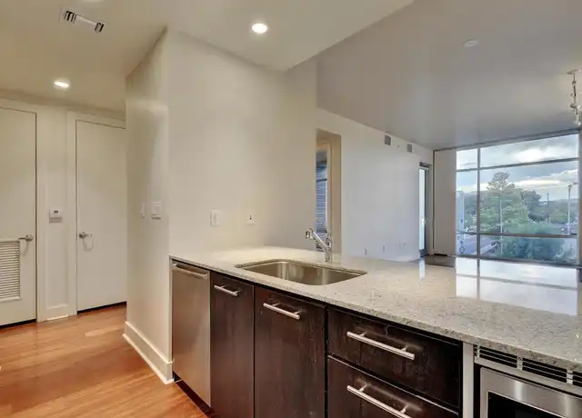 Property at 210 Lee Barton Dr #320, Austin, TX, 78704, 1 bed, 1 bath, [object Object]