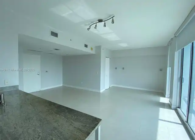 Property at 185 SW 7th St #4100, Miami, FL, 33130, 0 beds, 1 bath, [object Object]