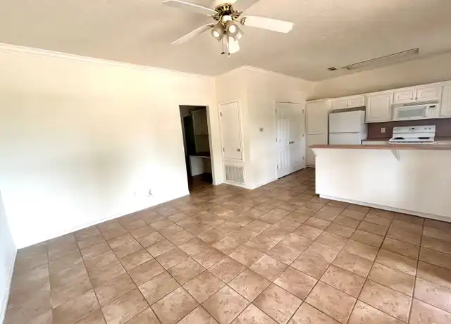 Property at 2455 Montgomery Rd Unit 16, Huntsville, TX, 77340, 2 beds, 1 bath, [object Object]