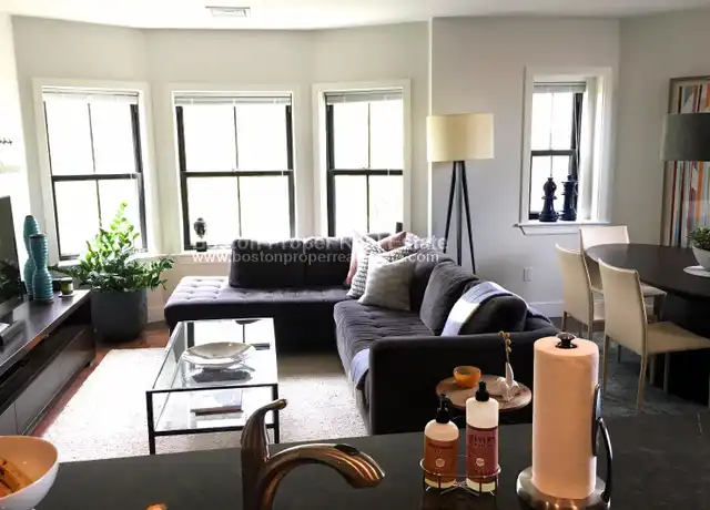 Property at 557 Columbus Ave Unit 403, Boston, MA, 02118, 2 beds, 1 bath, [object Object]