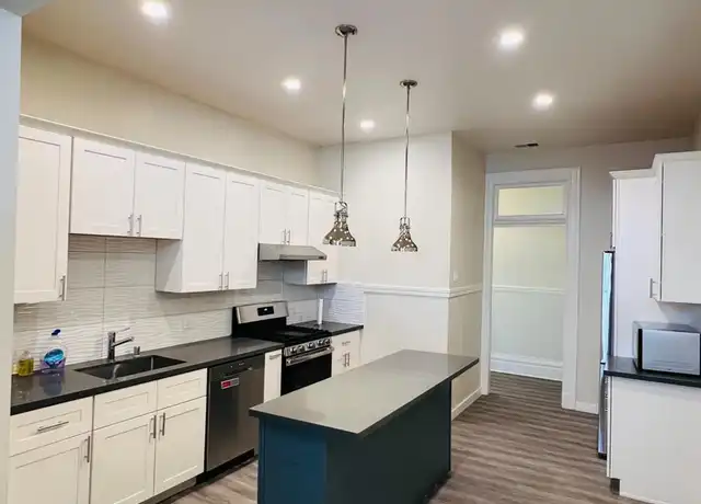 Property at 3289 22nd St, San Francisco, CA, 94110, 3 beds, 2 baths, [object Object]