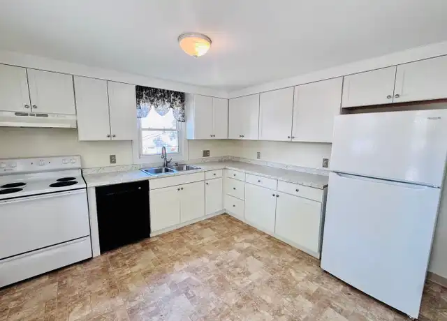 Property at 494 Winnacunnet Rd, Hampton, NH, 03842, 3 beds, 1.5 baths, [object Object]