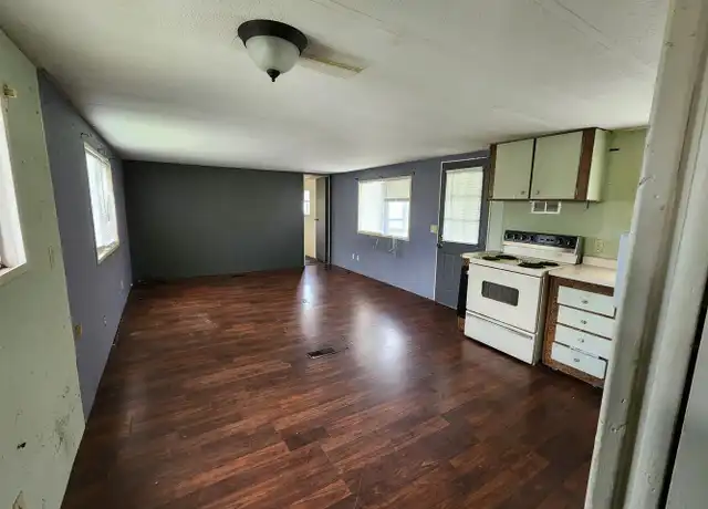 Property at 650 Elm St Unit 5, Black River Falls, WI, 54615, 2 beds, 1 bath, [object Object]