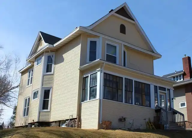 Property at 309 N 26th Ave W Unit Upper, Duluth, MN, 55806, 2 beds, 1 bath, [object Object]