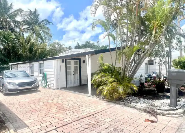 Property at 95 W Lake Dr Unit 95, Hallandale Beach, FL, 33009, 2 beds, 1 bath, [object Object]