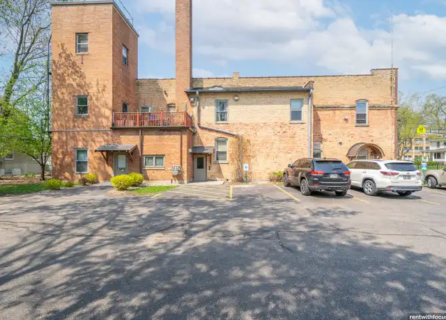 Property at 21 W New York Ave, Oshkosh, WI, 54901, 2 beds, 1 bath, [object Object]