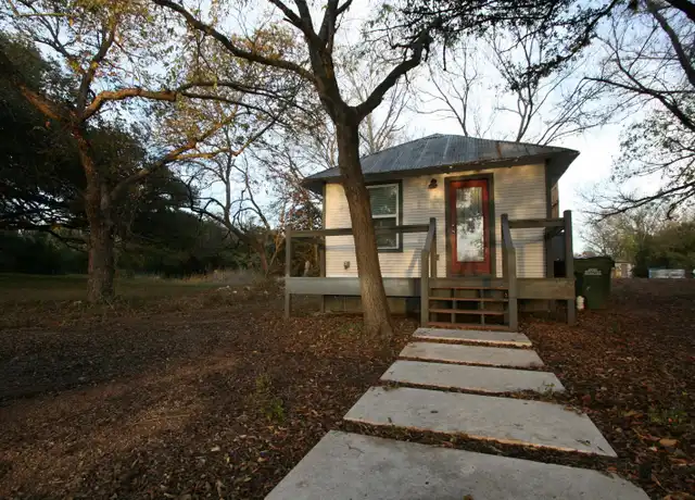 Property at 1001 S Main St, Burnet, TX, 78611, 1 bed, 1 bath, [object Object]
