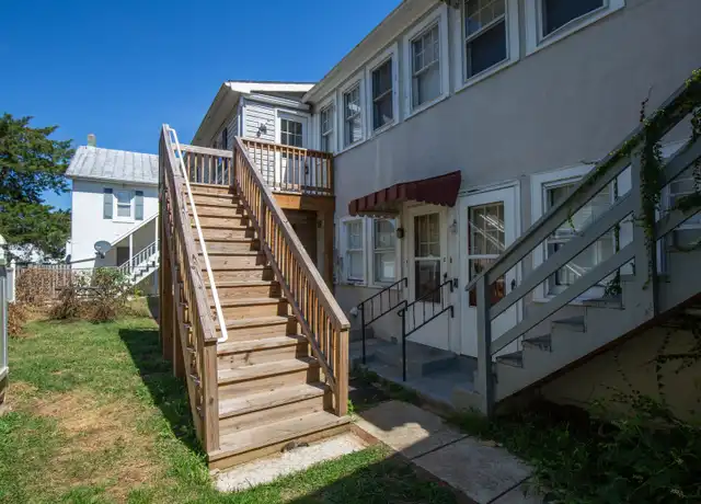 Property at 326 E Liberty St Unit 4, Charles Town, WV, 25414, 2 beds, 1 bath, [object Object]