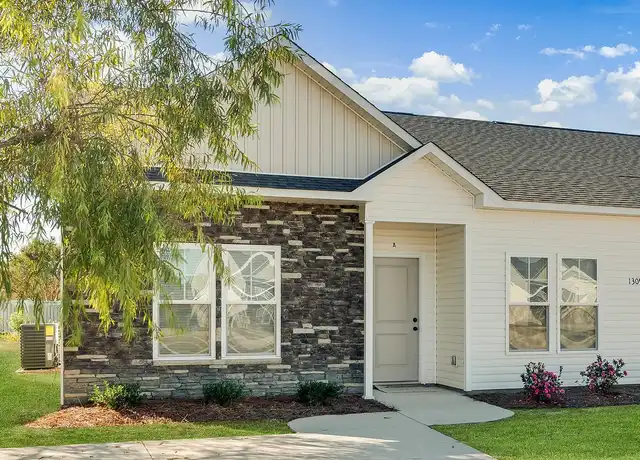Property at Allen Ridge Townhomes - 1005 Allen Ridge Dr, Greenville, NC, 27834, 2-3 beds, 2 baths, [object Object]