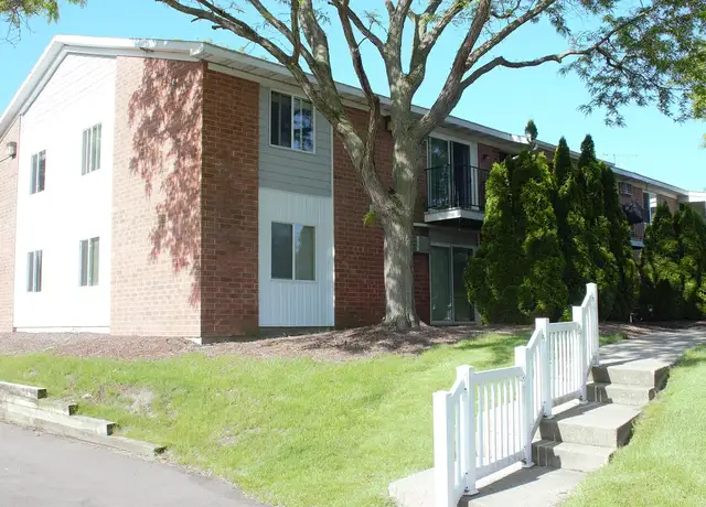 Photo of 520 Maryland Ct NE, Grand Rapids, MI 49503