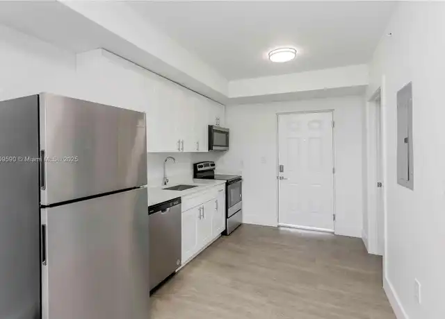 Property at 1620 NW 18th St Unit 303, Miami, FL, 33125, 0 beds, 1 bath, [object Object]