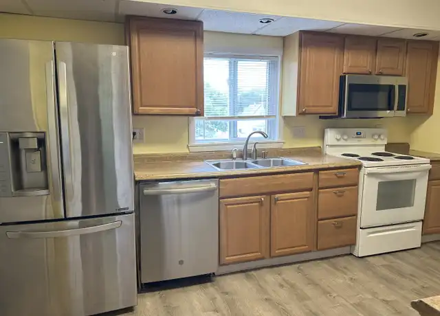 Property at 98 Parker St, Brewer, ME, 04412, 5 beds, 2 baths, [object Object]