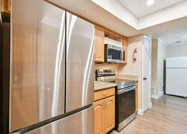 Property at 1402 Cardinal St, Longwood, FL, 32750, 1 bed, 1 bath, [object Object]