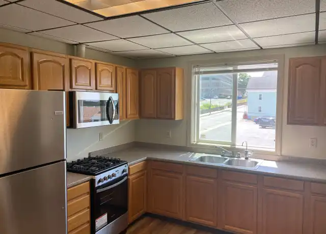 Property at 139 Prospect St Unit 3, Pawtucket, RI, 02860, 1 bed, 1 bath, [object Object]