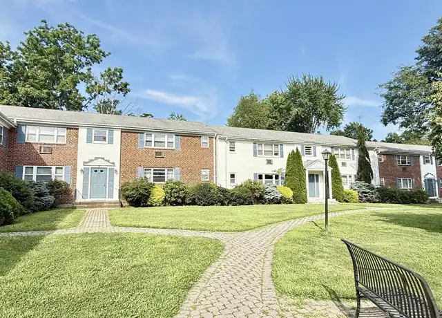 Property at 19 Colonial Dr Unit B, Rocky Hill, CT, 06067, 2 beds, 1 bath, [object Object]