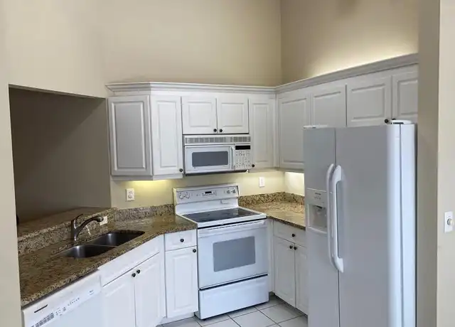 Property at 3785 Fieldstone Blvd Unit 206, Naples, FL, 34109, 2 beds, 2 baths, [object Object]