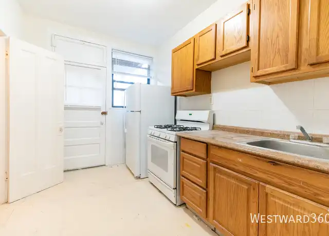 Property at 2054 W Arthur Ave Unit 1E, Chicago, IL, 60645, 2 beds, 1 bath, [object Object]
