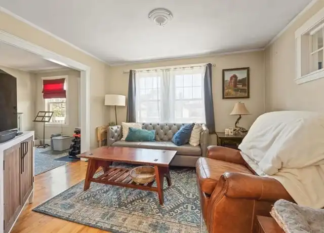 Property at 66 Woods Ave Unit 2, Somerville, MA, 02144, 2 beds, 1 bath, [object Object]