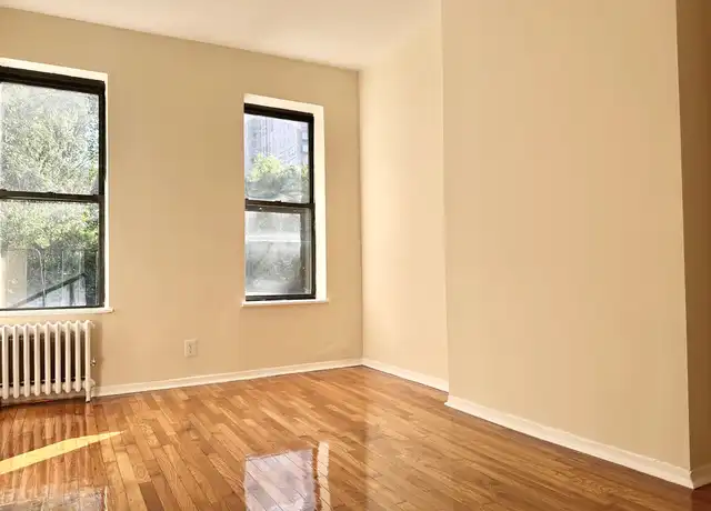 Property at 414 E 83rd St Unit 4R, New York, NY, 10028, 2 beds, 1 bath, [object Object]