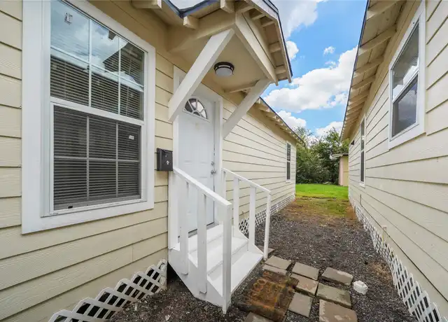 Property at 3820 Lila St, Houston, TX, 77026, 2 beds, 1 bath, [object Object]