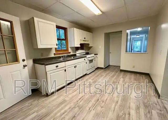 Property at 1017 Emporia St Unit LOWER, Pittsburgh, PA, 15204, 3 beds, 1 bath, [object Object]