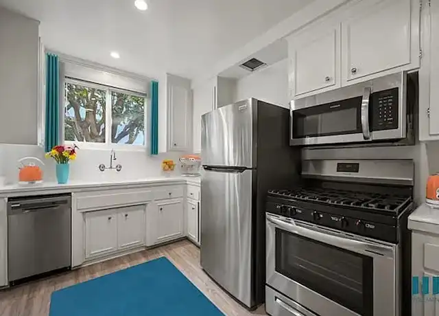 Property at 605 South Barrington Apartments - 605 S Barrington Ave, Los Angeles, CA, 90049, 1 bed, 1 bath, [object Object]