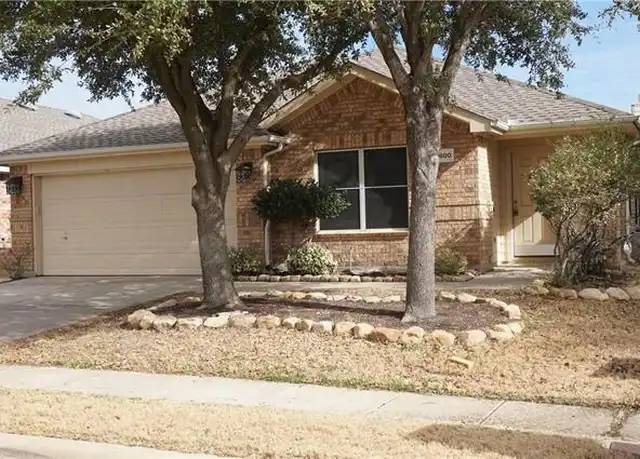 Property at 11800 Ponderosa Pine Dr, Fort Worth, TX, 76244, 4 beds, 2 baths, [object Object]