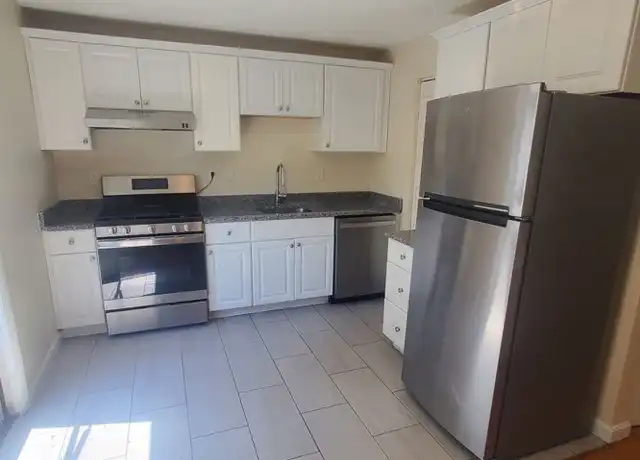 Property at 174 Pine St Unit 174Pin-07, Holbrook, MA, 02343, 2 beds, 1 bath, [object Object]