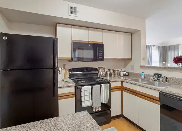 Property at 2401 Revere St Unit GCW, Houston, TX, 77098, 1 bed, 1 bath, [object Object]