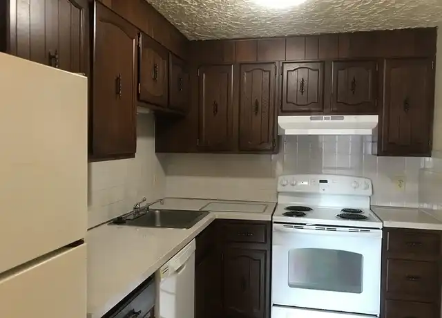 Property at 75 Winthrop St Unit 36, Everett, MA, 02149, 1 bed, 1 bath, [object Object]