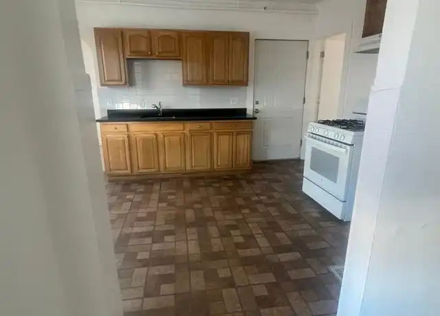 Property at 133 Chestnut St Unit 135-2, Lynn, MA, 01902, 2 beds, 1 bath, [object Object]
