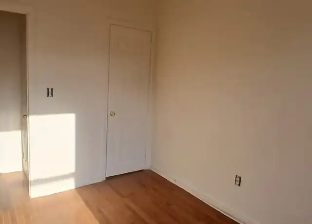 Property at 288 Hawthorne Ave Unit 4, Yonkers, NY, 10705, 4 beds, 1 bath, [object Object]