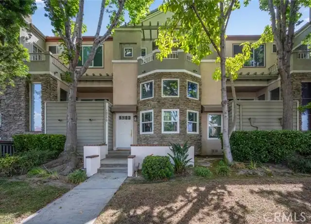 Property at 10770 Chestnut St, Los Alamitos, CA, 90720, 2 beds, 2.5 baths, [object Object]