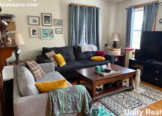 Property at 32 Oak St Unit 2, Somerville, MA, 02143, 2 beds, 1 bath, [object Object]