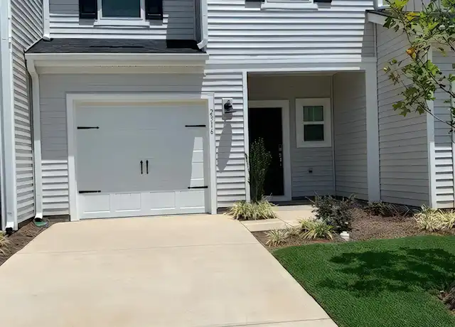 Property at 2316 Belterra Dr, Charlotte, NC, 28216, 3 beds, 2.5 baths, [object Object]