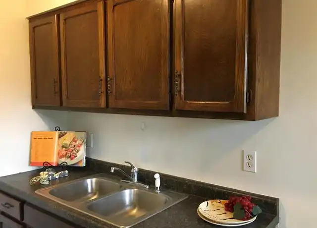 Property at 1610 Albemarle St Unit 103, St Paul, MN, 55117, 1 bed, 1 bath, [object Object]