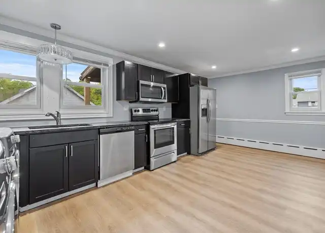 Property at 280 Lebanon St Unit 2, Melrose, MA, 02176, 4 beds, 2 baths, [object Object]