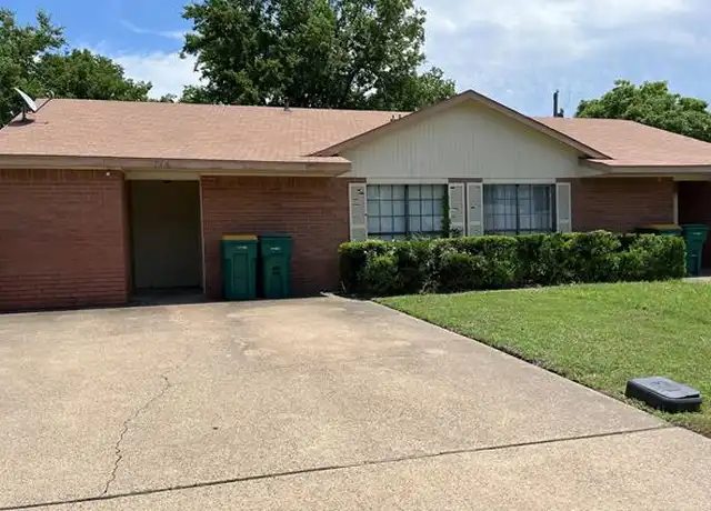 Property at 718 Hillcrest Ct, Cedar Hill, TX, 75104, 2 beds, 1 bath, [object Object]