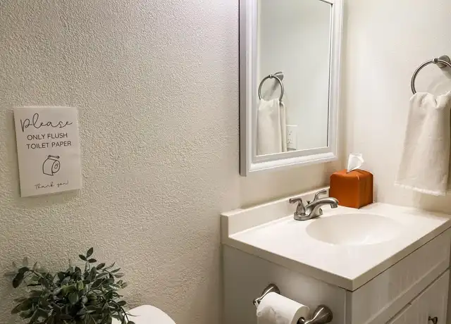Property at 1117 E El Caminito Dr, Phoenix, AZ, 85020, 1 bed, 1 bath, [object Object]