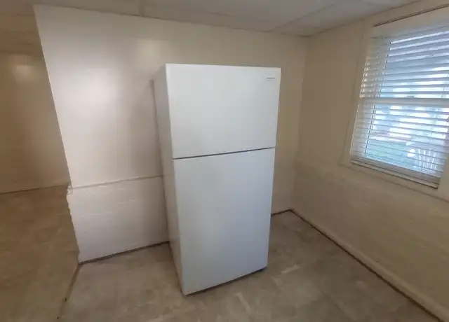 Property at 214 E Spencer St Unit 4, Culpeper, VA, 22701, 1 bed, 1 bath, [object Object]