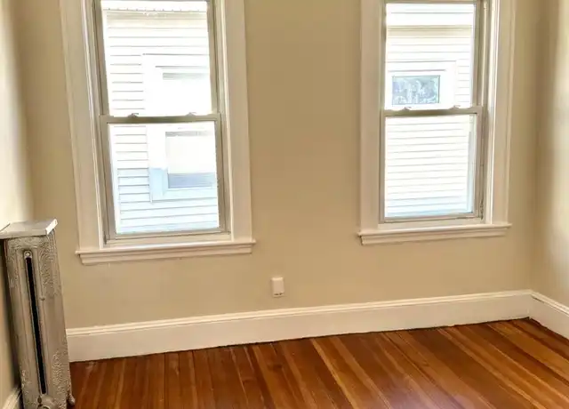 Property at 117 Fellsway W, Medford, MA, 02155, 3 beds, 1 bath, [object Object]
