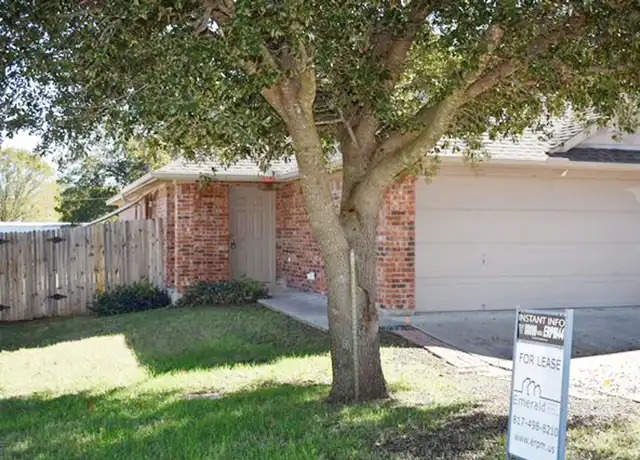 Property at 752 Stribling Cir Unit 756, Azle, TX, 76020, 3 beds, 2 baths, [object Object]