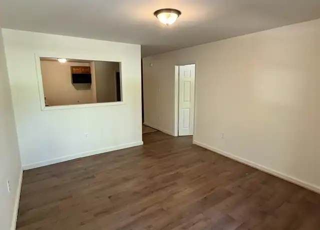 Property at 1537 Clover Rd Unit 4, La Crosse, VA, 23950, 1 bed, 1 bath, [object Object]
