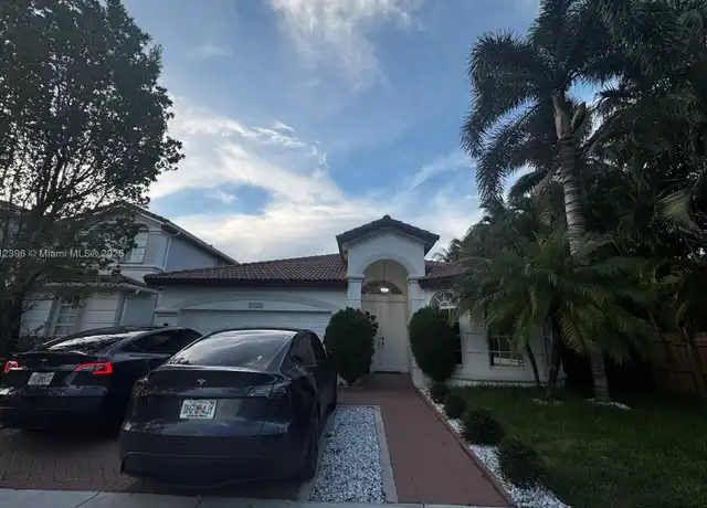 Property at 11255 NW 77th Ter, Doral, FL, 33178, 4 beds, 3.5 baths, [object Object]