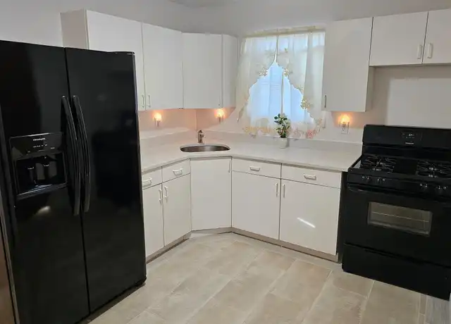 Property at 70 Stewart Ave, Hempstead, NY, 11550, 2 beds, 1 bath, [object Object]